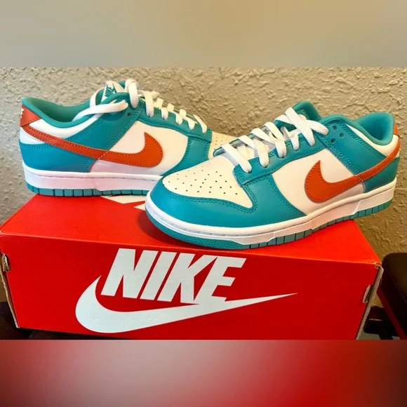 Nike Dunks Brand New, never worn